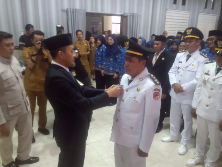 foto lantik 37 pejabat